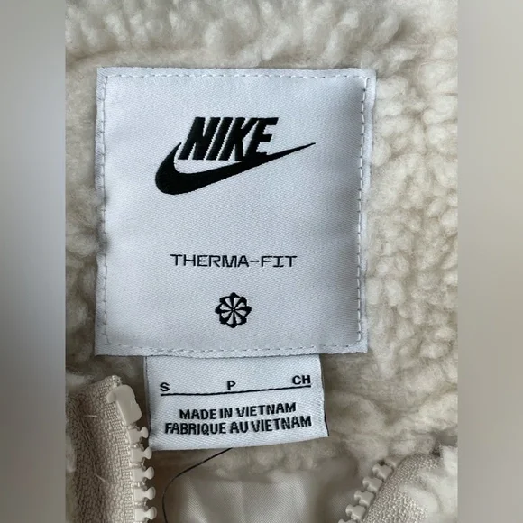 Nike Therma Fit Sherpa Jacket Coat Women’s SMALL NEW Parka Christmas Holiday - Picture 4 of 12